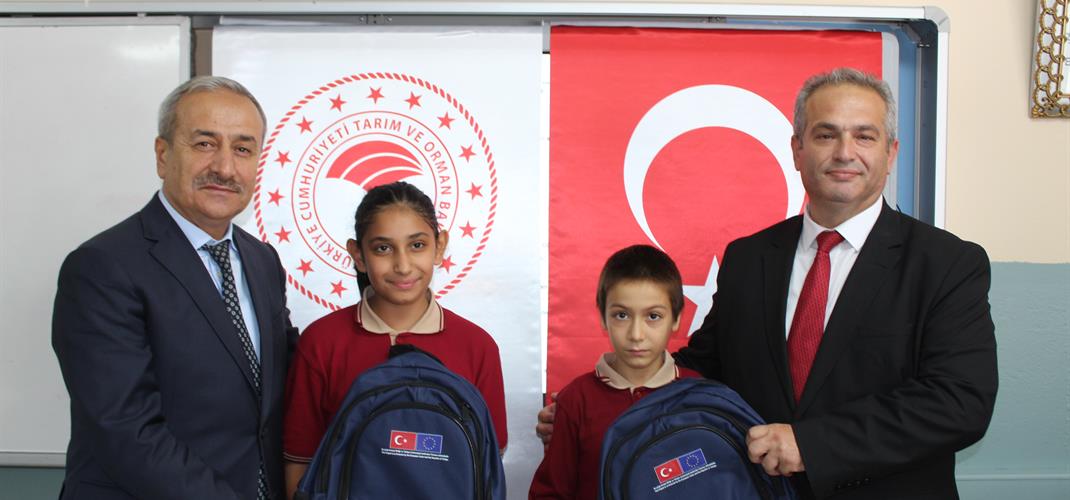 IPARD Programı Tanıtım Faaliyetleri Kapsamında Öğrencilere Eğitim Seti Dağıtıldı